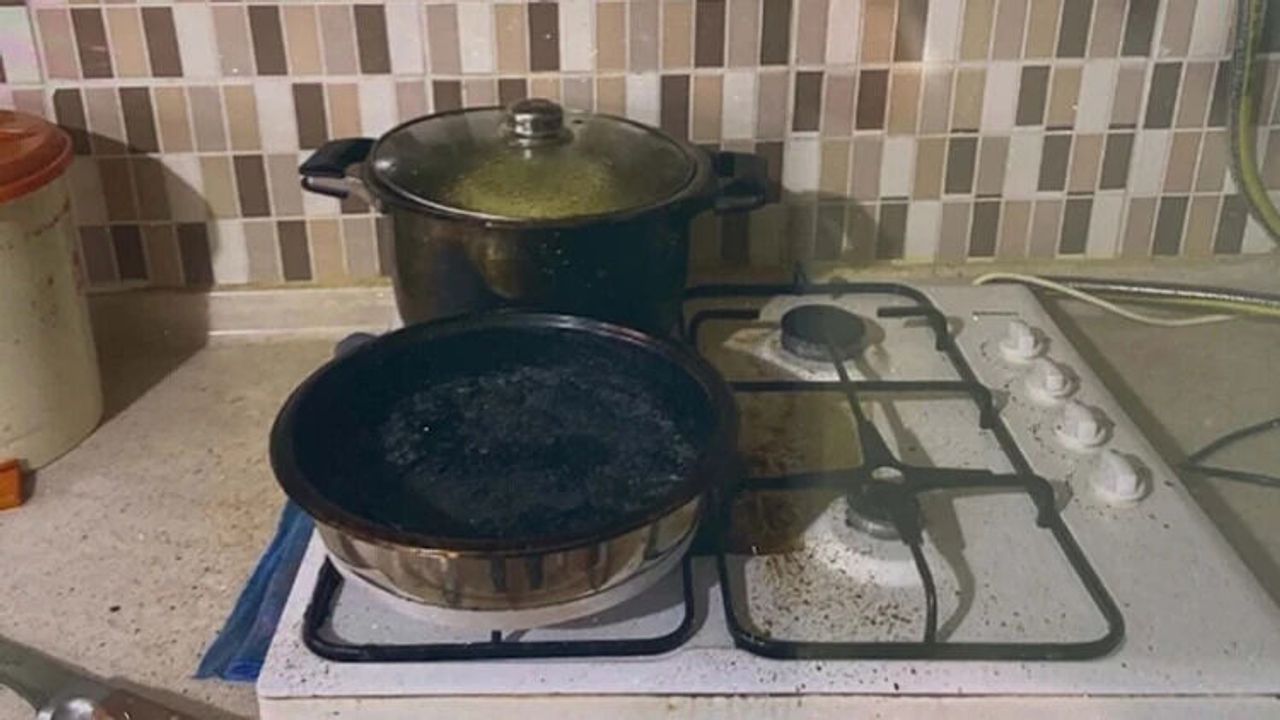 İzmir haberleri torunlarına bayram yemeği yapıyordu: ocakta unuttuğu yemek sonu oldu! 2026 torunlarina bayram yemegi yapiyordu ocakta unuttugu yemek sonu oldu 1 i̇zmir haberleri iustitia. Bg mutfaktan gelen sessiz tehlike olay, şehzadeler ilçesi akpınar mahallesi’nde meydana geldi. İddiaya... Iustitia. Bg torunlarına bayram yemeği yapıyordu: ocakta unuttuğu yemek sonu oldu! 2026 2026-03-21 10:12:00 adalet - iustitia. Bg i̇zmir haberleri