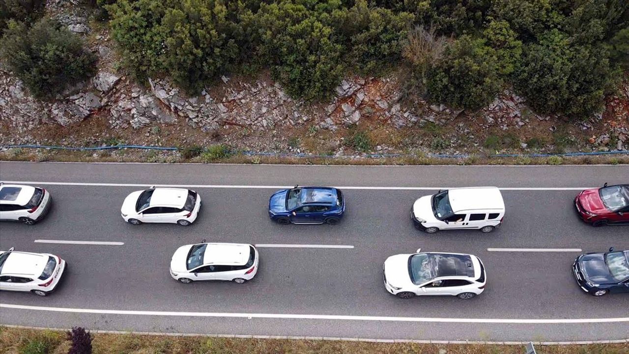 Yola çıkacak vatandaşlar dikkat: Muğla'da bayram trafiği yoğunluğu başladı!