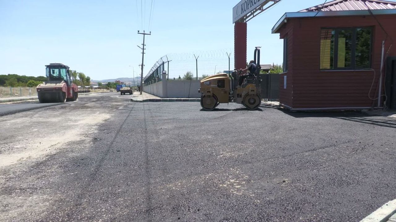 Manisa köprübaşı'nda yollar yenileniyor: i̇lk kez sıcak asfaltla buluştu! 2026 - adalet - iustitia. Bg Gündem manisa köprübaşı'nda yollar yenileniyor: i̇lk kez sıcak asfaltla buluştu! 2026 manisa koprubasi nda ilk kez sicak asfalt 20106726 amp gündem iustitia. Bg manisa büyükşehir belediyesi, kent genelinde sürdürdüğü yol yatırımları kapsamında köprübaşı ilçesinde... Iustitia. Bg manisa köprübaşı'nda yollar yenileniyor: i̇lk kez sıcak asfaltla buluştu! 2026 2026-07-31 17:16:00 adalet - iustitia. Bg gündem