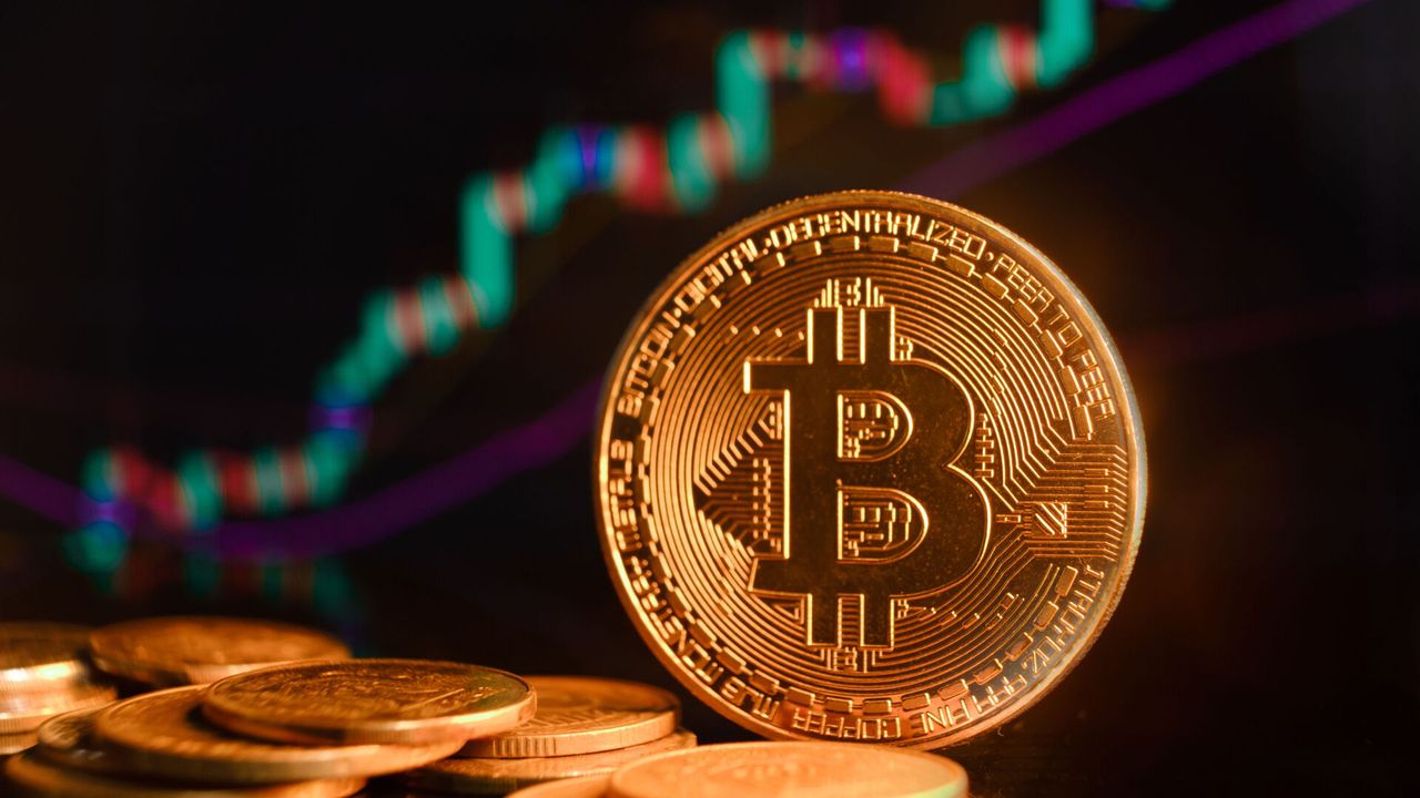 Bitcoin küresel piyasalardaki düşüşe rağmen son 1.5 yılın zirvesinde