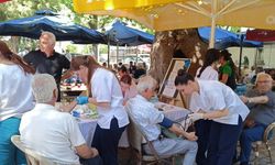 İzmir'de Meslek Liseliler Sahaya İndi: "Yaşlı Dostu Sağlık Takımı" Görev Başında!