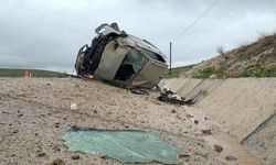 Afyonkarahisar'da otomobil kontrolden çıktı: 1'i bebek 3 yaralı var!