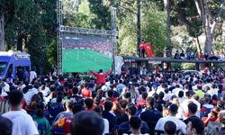 İzmirliler sabah 7'de maç için toplandı: Tek yürek olup izlediler!