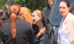 Dilan Polat Çeşme'de öldürülen Can Polat'ın cenazesinde ayakta duramadı!