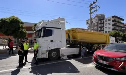 Muğla'da feci kaza: Tırın altında kalarak can verdi!