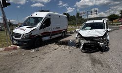 Kütahya'da ambulansla hafif ticari araç çarpıştı: Çok sayıda yaralı var!