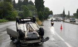 Aydın'da Kuşadası yolunda kaza: Otomobil takla attı!