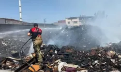 İzmir'de çöp dökülen alanda yangın: Ekipler sevk edildi!