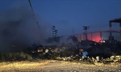 Afyonkarahisar'da fabrikada korkutan yangın: Çok sayıda ekip sevk edildi!