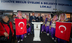 Başkan Soyer’e meclis üyeleri birliği ve sivil toplumdan destek “Canla, başla, aşkla çalışmaya devam edeceğim”