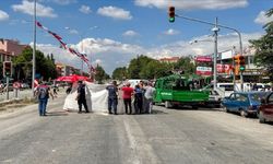 Uşak'ta feci kaza: Tırın çarptığı kişi hayatını kaybetti!