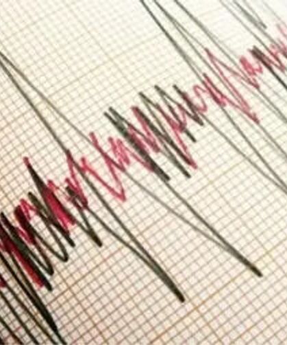 7.4 büyüklüğünde depremle sallandı: Tsunami uyarısı verildi!