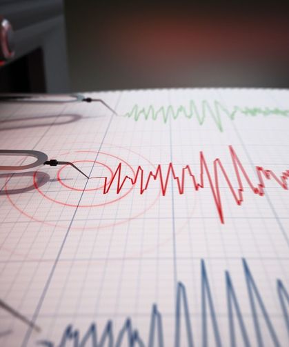 6.1 büyüklüğünde depremle sallandı: Çevre ülkeler de hissetti!