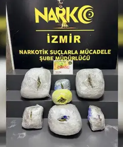 İzmir'de durdurulan araçtan 15 kilo uyuşturucu çıktı!