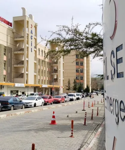 Uşak'ta fabrikada iş kazası: Çatıdan düşen tekniker ağır yaralandı!