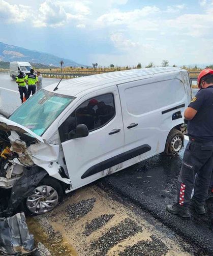 Aydın'da kaza: Araç su kanalına düştü!
