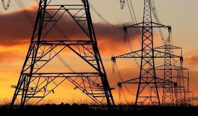 İzmir'de Elektrik Kesinti Dalgası: 18-19 Nisan’da İzmir’de Karanlıkta Kalacak Bölgelerin Listesi Yayımlandı!