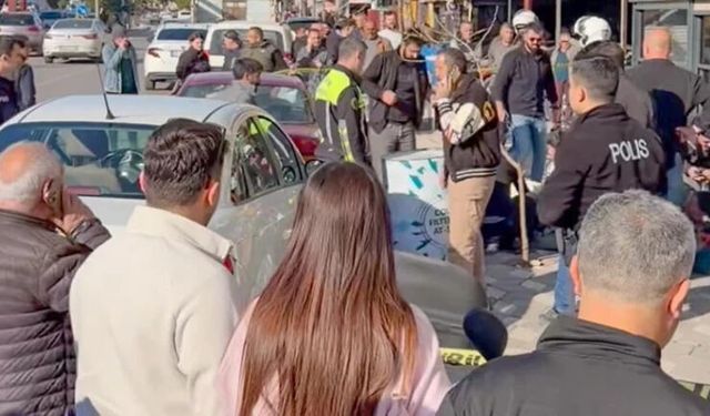Eski Tren Garı Önünde Bıçaklı Dehşet: 1 Ölü, 2 Ağır Yaralı...