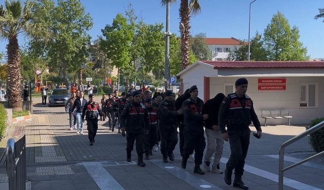 7 İlde Dev Operasyon: 226 Milyon TL'lik İz Sürüldü! Jandarma Şafak Vakti Düğmeye Bastı