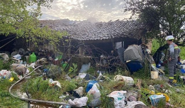 Manisa'da Bağ Evinde Feci Ölüm! 90 Yaşındaki Şükrü Özdil Alevlerin Arasında Kaldı