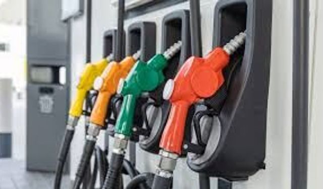 Benzin ve motorine indirim: Deponuzu fullemek için yarını bekleyin!