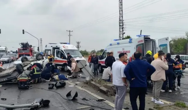 Aydın'da feci kazada ortalık savaş alanına döndü: 2'si çocuk 5 yaralı var!