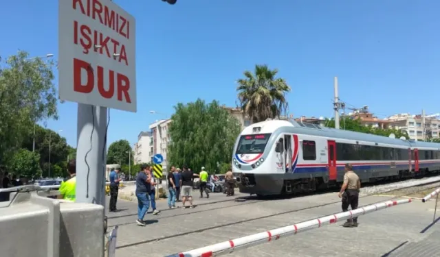 İzmir Selçuk'ta feci kaza: Yaşlı adama tren çarptı!