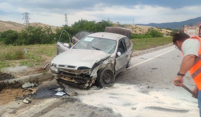 İzmir'de kaza: 2'si çocuk 8 kişi yaralandı!