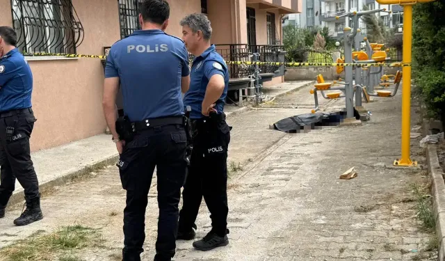 İzmir Torbalı'da acı olay: Cam silen adam 4. kattan düştü!