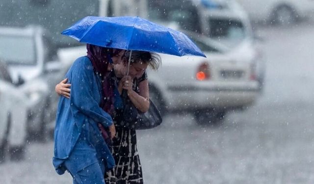 Ege'ye sağanak yağış uyarısı! İzmir, Manisa, Aydın, Muğla, Denizli, Uşak, Kütahya, Afyon...