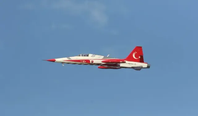 SOLOTÜRK gösterisi İzmir Çiğli'de coşkuyla izlendi!
