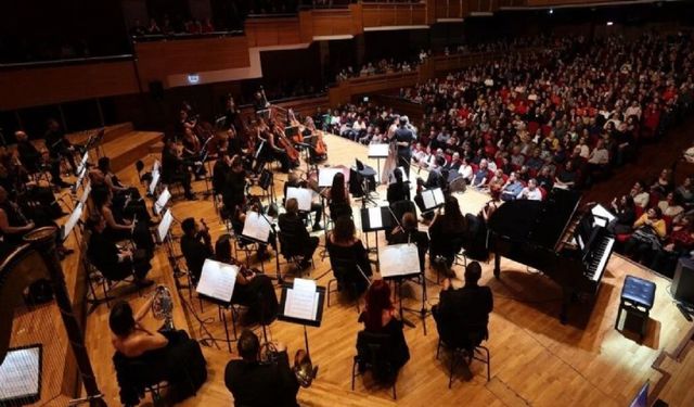İzmir'de ücretsiz konserler: Sanatseverler yaz coşkusu yaşayacak!