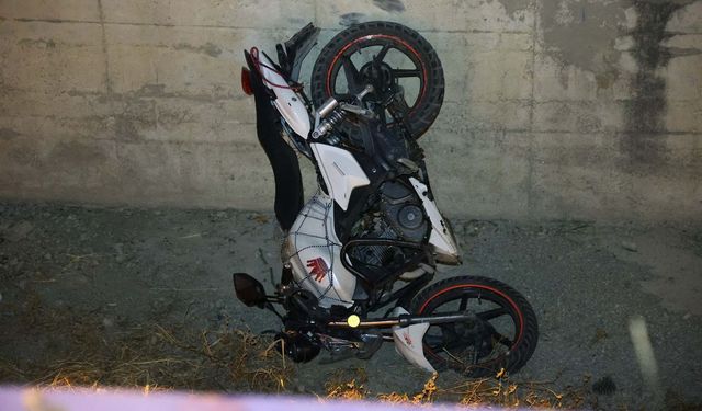 İzmir Bornova'da feci kaza: 29 yaşındaki sürücü hayatını kaybetti!