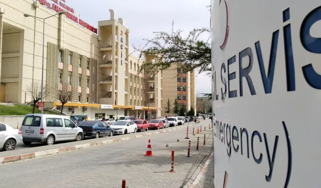 Uşak'ta fabrikada iş kazası: Çatıdan düşen tekniker ağır yaralandı!