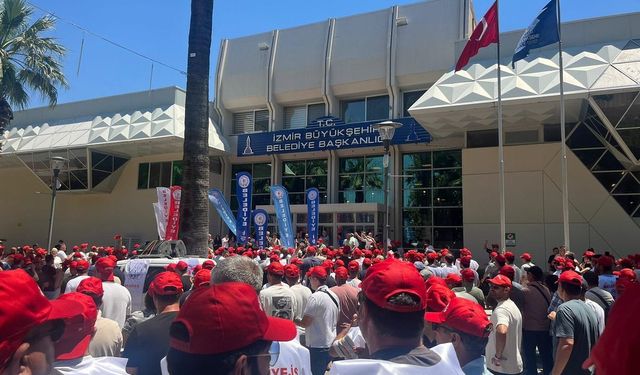 İzmir Büyükşehir’de TİS krizi: İşçiler sokağa indi!