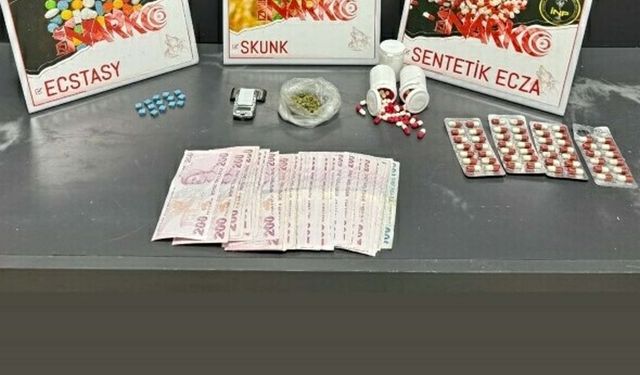 İzmir'de uyuşturucu operasyonu: 33 kişi gözaltına alındı!