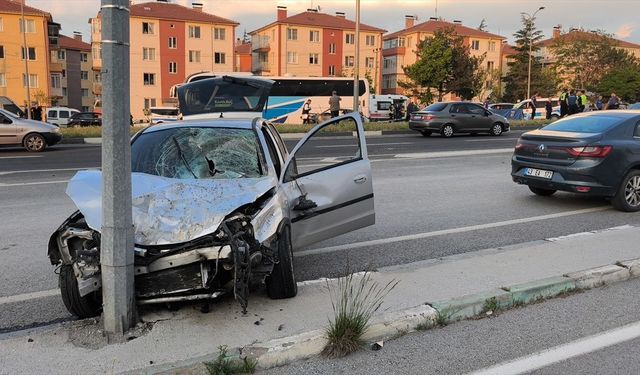 Kütahya'da feci kaza: 17 yaşındaki genç öldü, 2 yaralı var!