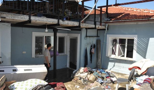 Manisa Salihli'de sel felaketi! “Su boynuma kadar geldi, kapıyı açamadım”