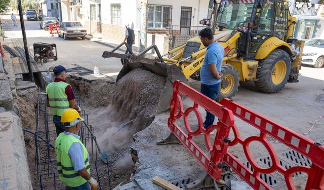 İzmir'de Buca, Karabağlar ve Gaziemir'de yağmur suyu baskınlarına çözüm!