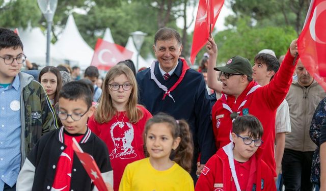 İzmir'de çocuklara destek: Bin çocuğu kapsayan proje başlatıldı!