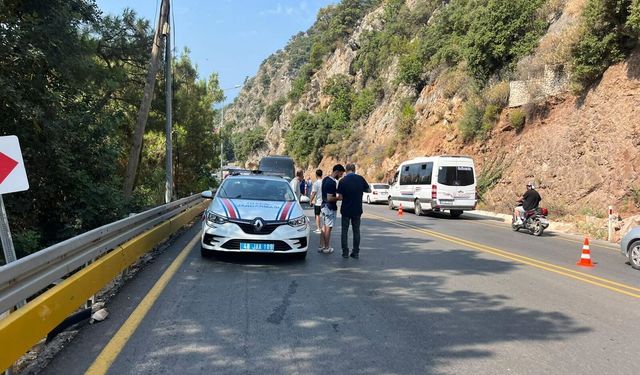 Muğla Fethiye'de zincirleme kaza: Yola savrulan genç hayatını kaybetti!