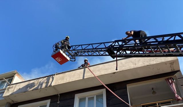 Aydın'da apartmanda korkutan yangın: 2 kişi hastaneye kaldırıldı!