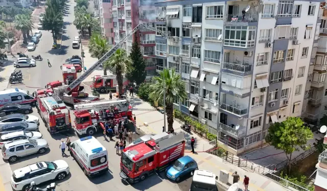 İzmir Karabağlar'da 7 katlı apartmanda yangın: 2 kişi hastaneye kaldırıldı!