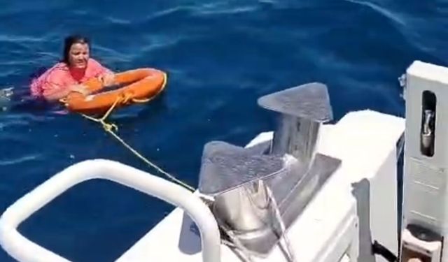 Aydın Kuşadası'nda denize giren kadın akıntıya kapıldı!