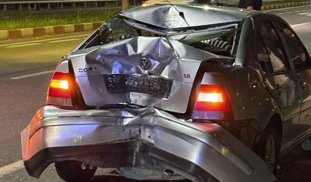 Kütahya'da feci kaza: Emniyet şeridinde duran otomobile çarptı!