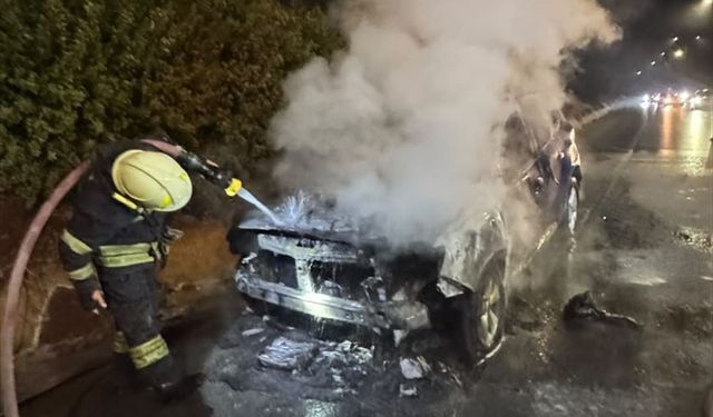 Muğla Bodrum&amp;#039;da otomobilde korkutan yangın!