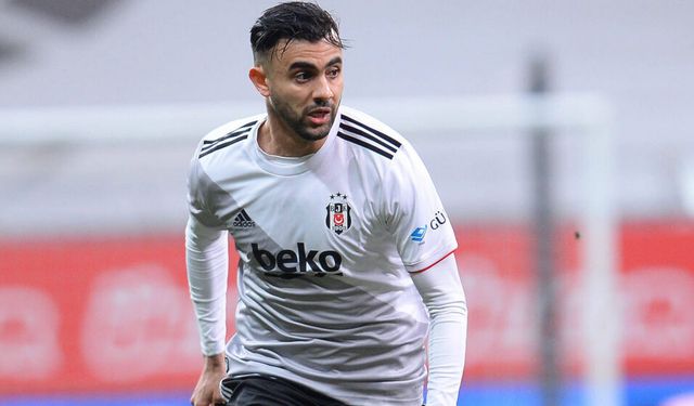 Beşiktaş'ın ünlü futbolcusuna kötü haber: Apar topar gitti!