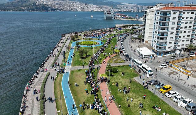 İzmir'de toplu ulaşım TAMAMEN ÜCRETSİZ oldu! Cumhurbaşkanı ve Belediye ortak kararı
