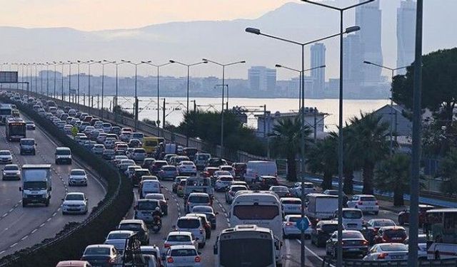 İzmir'de yollar trafiğe kapatılacak! 26 Ekim (YARIN) Saat 20:00'da bu ilçede yaşayanlar DİKKAT