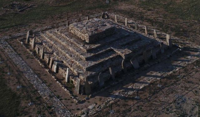 Kazakistan'da bulunan 3 bin 400 yıllık Türk piramidi herkesi şaşırttı